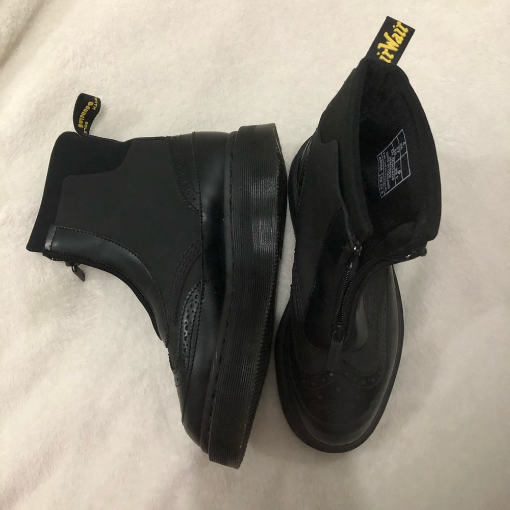 Brand new never worn Dr marten Jamison
